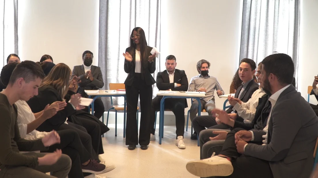 Session d'atelier avec des jeunes participants
